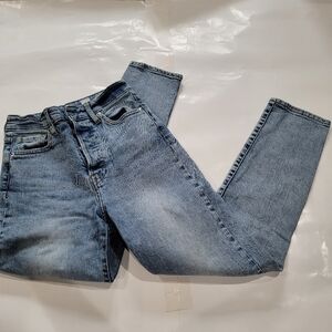 Straight leg blue denim Mom Jeans